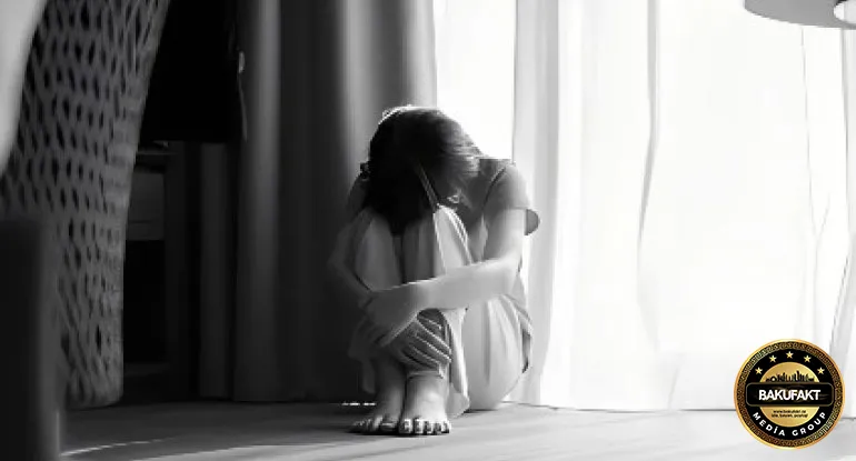 Azərbaycanda ana yemək üstündə qızını vəhşicəsinə döydü