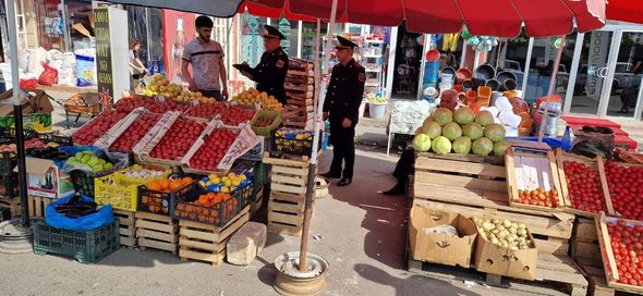 Balakəndə piyada səkilərində ticarətlə məşğul olanlar cərimələnib - FOTO