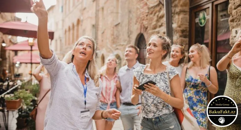 Bu ölkədə minlərlə insan ETİRAZA QALXDI - "Turist istəmirik!"