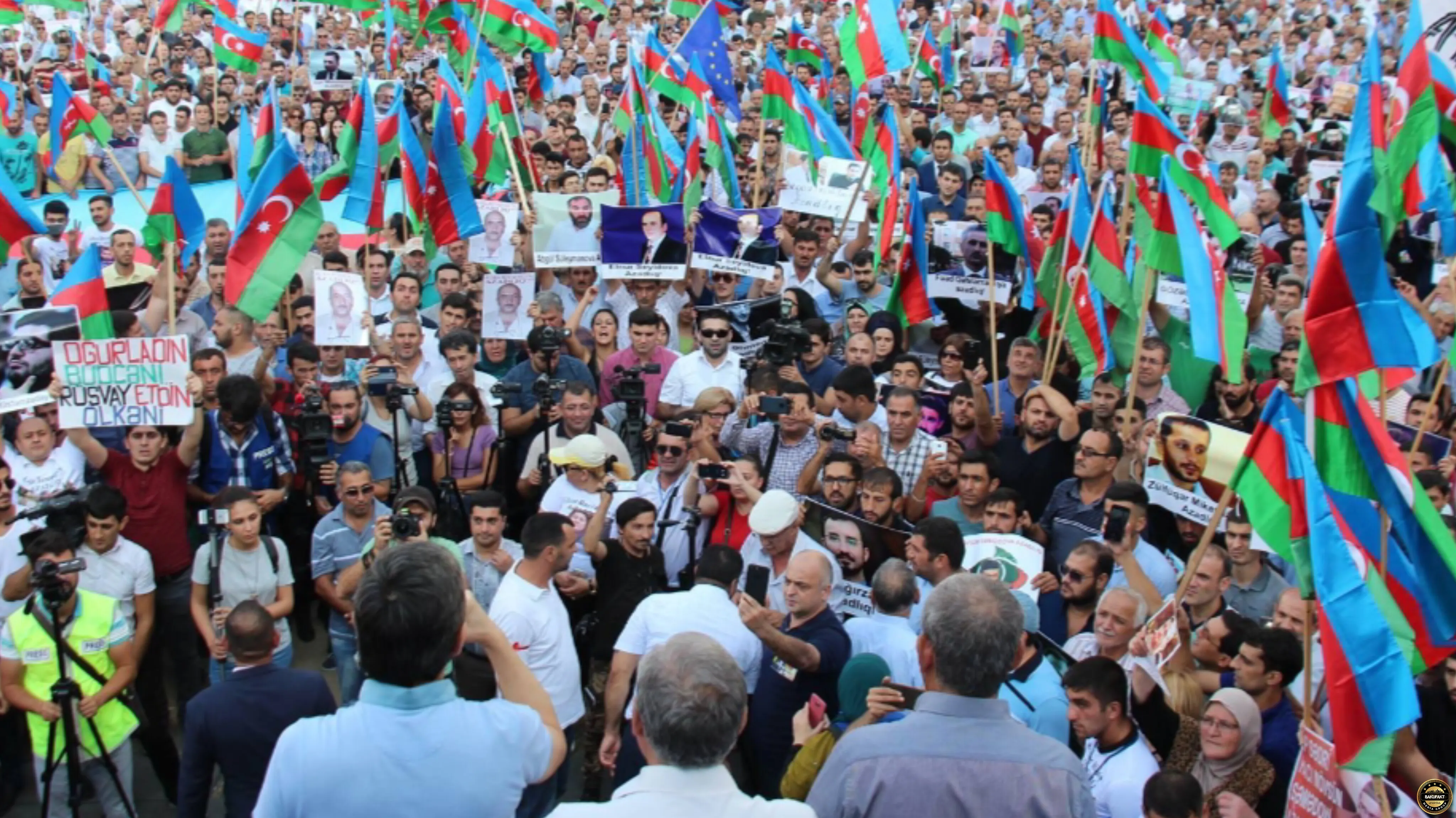 İctimai fəal saxlanıldı...