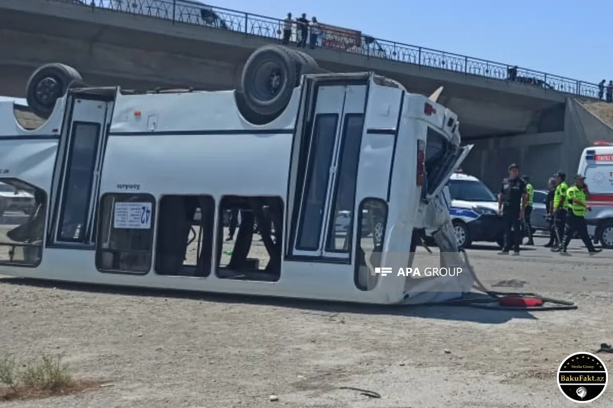 Bakı-Sumqayıt yolunda dəhşətli qəza: 1 ölü, 18 yaralı