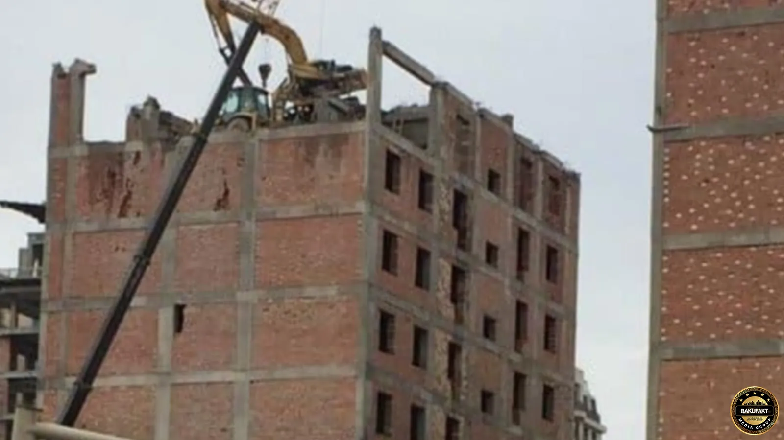 Bakıda kütləvi söküntü işləri dayandırıldı