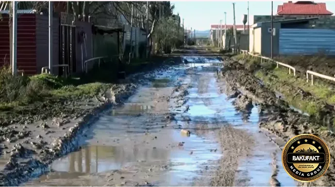 Asfalt üzünə həsrət qalan yollar, dizə çıxan palçıq – Sakinlərdən şikayət - VİDEO