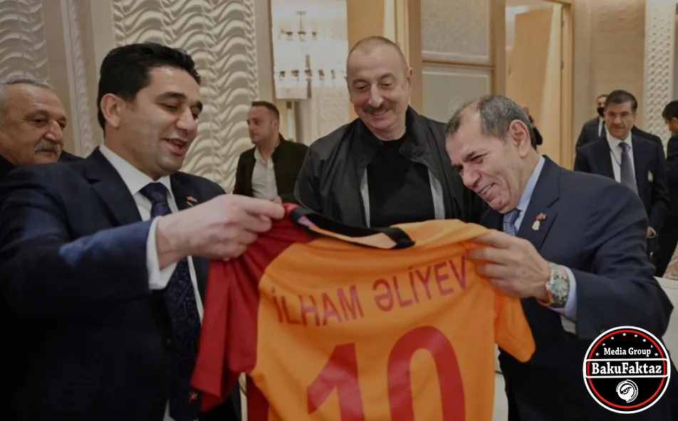 “Qalatasaray” futbol klubunun prezidenti Prezident İlham Əliyevə xatirə hədiyyələri tədqim edib