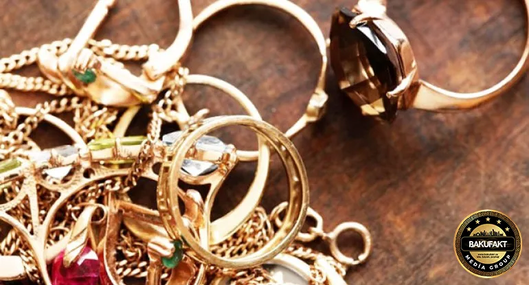 Qonşusunun qızıllarını talayıb satdı - Pulu ilə istirahətə getdi