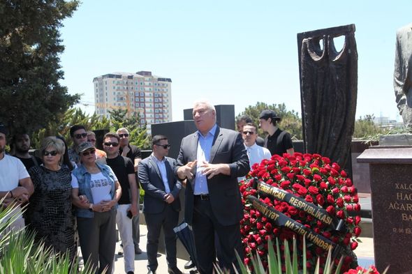 Hacıbaba Bağırovun 90 illiyi Fəxri Xiyabanda qeyd olunub