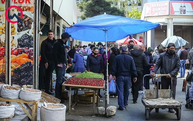 İki dükan arasında tualet, toyuq ayaqları, mikrob yuvası... - “Vasmoy bazarı”ndan FOTOREPORTAJ