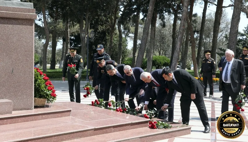 Suraxanıda Ulu Öndərin anadan olmasının 103-cü ildönümü qeyd edildi