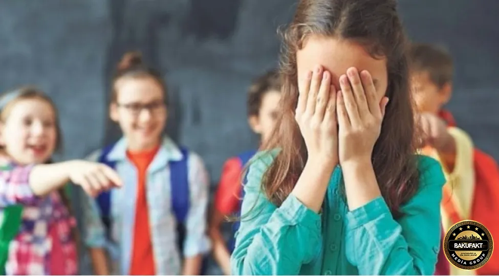 Uşağı döyərək tərbiyə edən müəllim cərimələnəcək