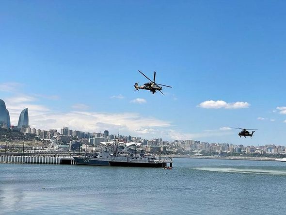 Azərbaycan və Türkiyə hərbi pilotları müxtəlif təyyarələrdə nümunəvi birgə uçuşları icra edib