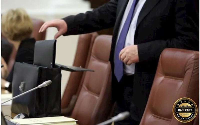 Fatmayı Bələdiyyəsinin sədrinin fırıldağı ifşa olundu : Torpaqları belə satırmış