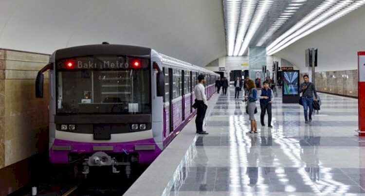 Bakı metrosunda sərnişin ölüb