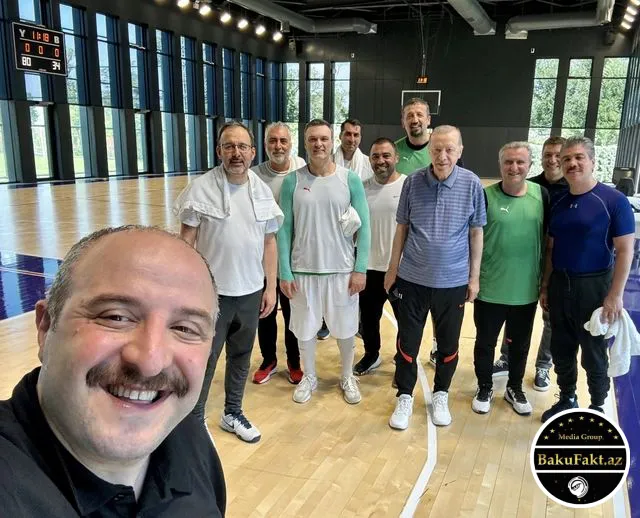 Ərdoğan nazir və deputatlarla basketbol oynadı - FOTO