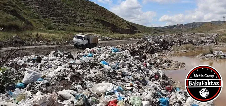 Göyçayda camaatın içdiyi suyu NİYƏ ZİBİLLƏYİRLƏR? - Başçının adamı hər maşından 10 manat alır, zibili tökürlər...