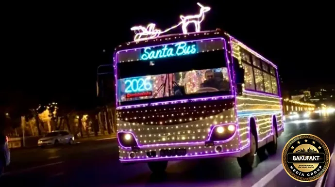 Yeni il münasibətilə bəzədilmiş “SantaBus” yenidən Bakı küçələrində